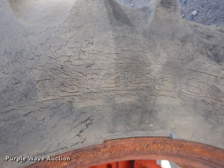 image for item DJ1224 1974 Case 1370  tractor