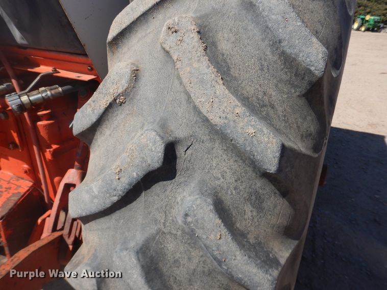 image for item DJ1224 1974 Case 1370  tractor