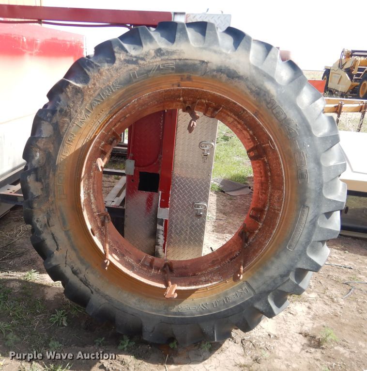 image for item DJ1224 1974 Case 1370  tractor