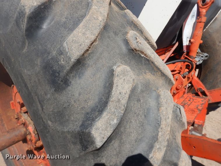 image for item DJ1224 1974 Case 1370  tractor