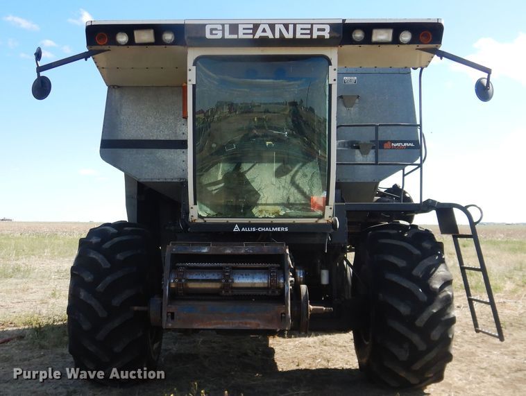 image for item DJ1227 1983 Gleaner N7  combine