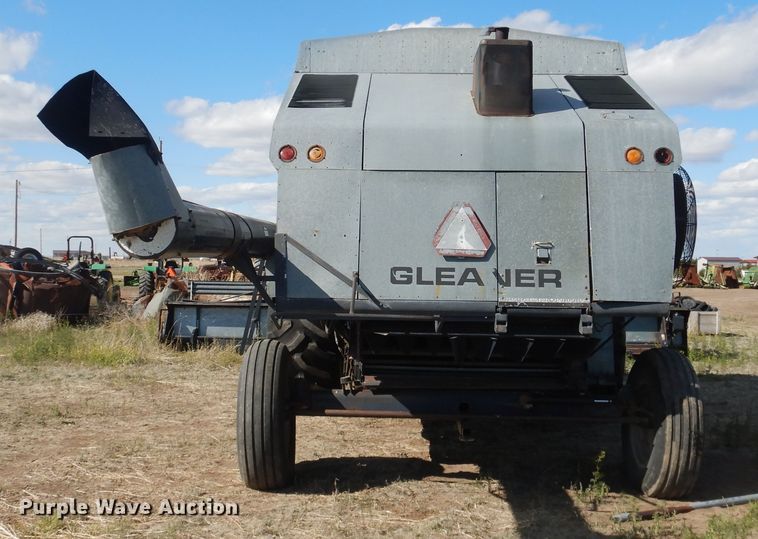 image for item DJ1227 1983 Gleaner N7  combine