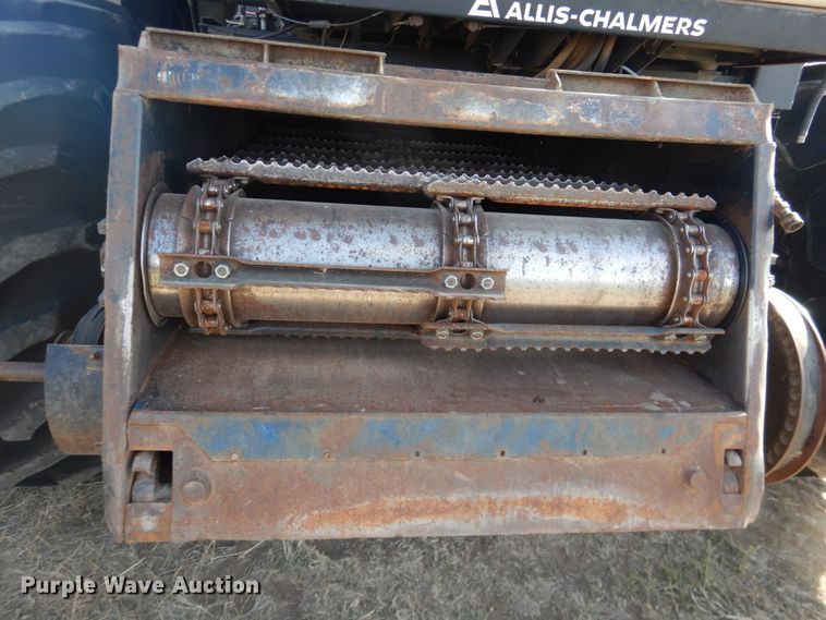 image for item DJ1227 1983 Gleaner N7  combine