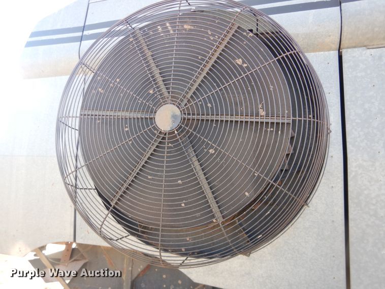 image for item DJ1227 1983 Gleaner N7  combine