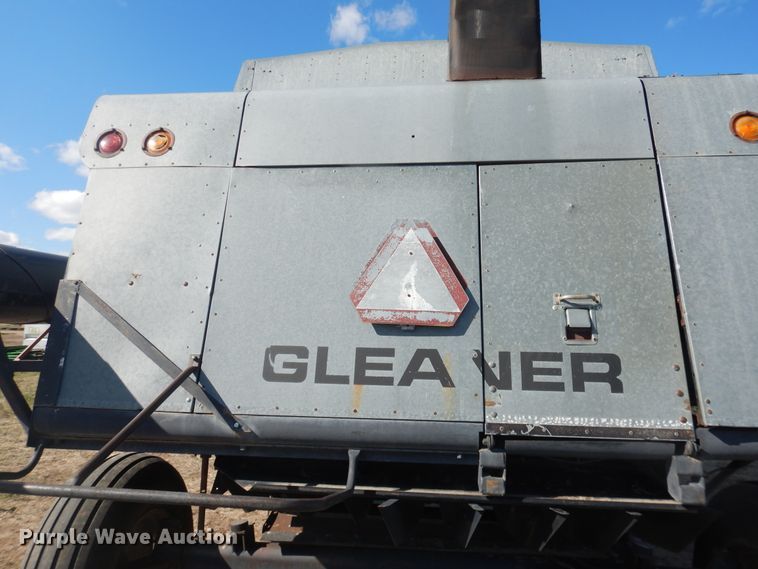 image for item DJ1227 1983 Gleaner N7  combine