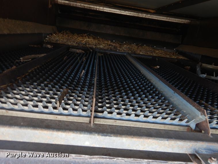 image for item DJ1227 1983 Gleaner N7  combine