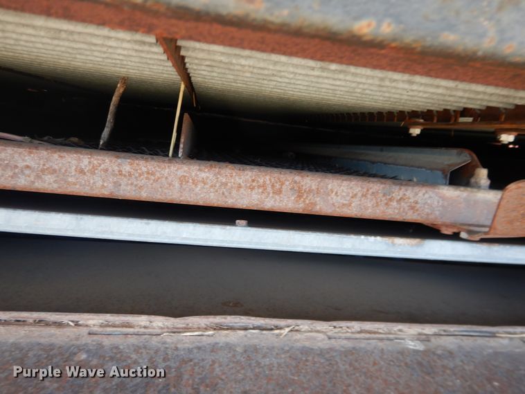 image for item DJ1227 1983 Gleaner N7  combine