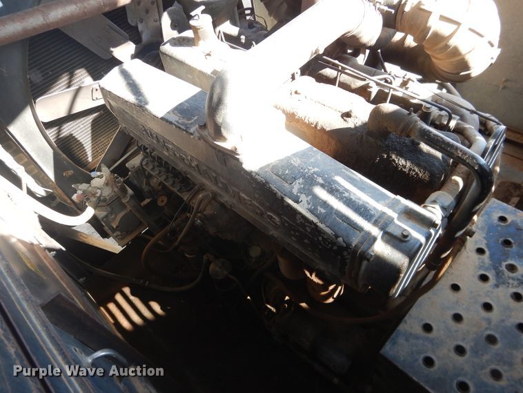 image for item DJ1227 1983 Gleaner N7  combine