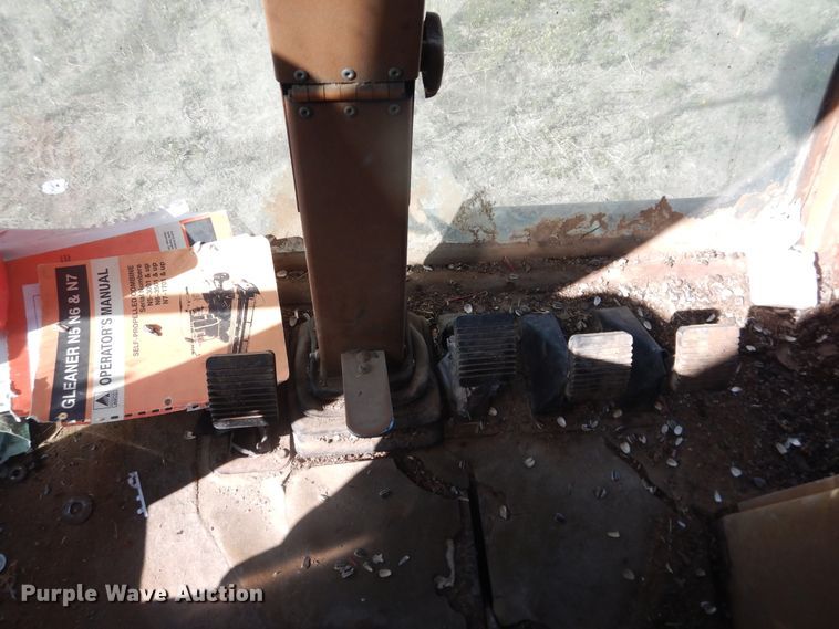 image for item DJ1227 1983 Gleaner N7  combine