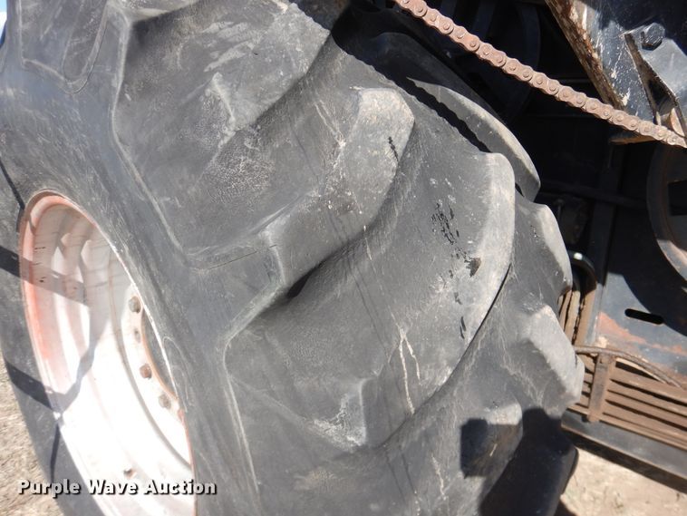 image for item DJ1227 1983 Gleaner N7  combine