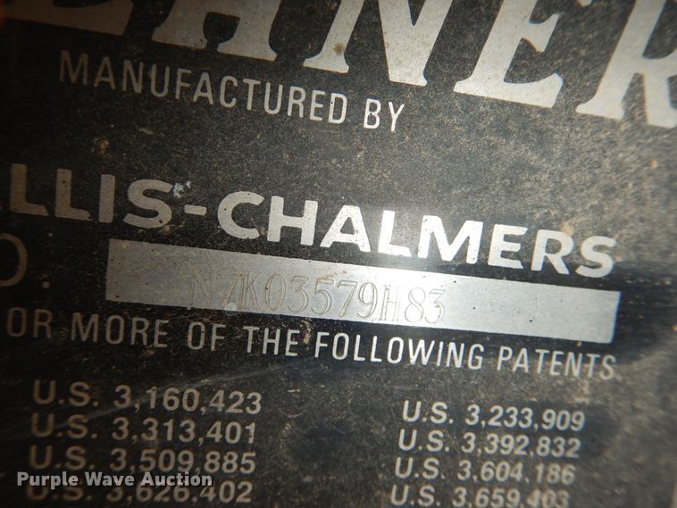 image for item DJ1227 1983 Gleaner N7  combine