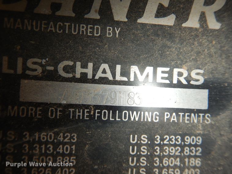 image for item DJ1227 1983 Gleaner N7  combine