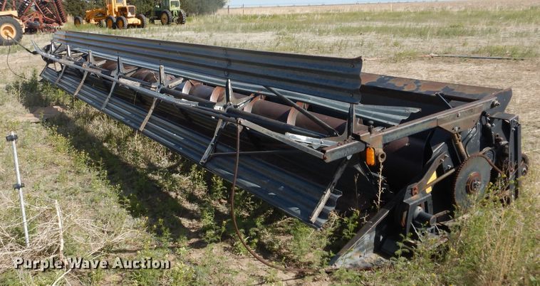 image for item DJ1227 1983 Gleaner N7  combine