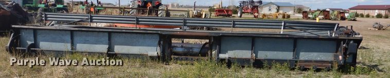 image for item DJ1227 1983 Gleaner N7  combine