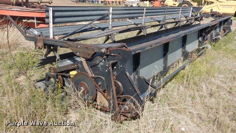 image for item DJ1227 1983 Gleaner N7  combine