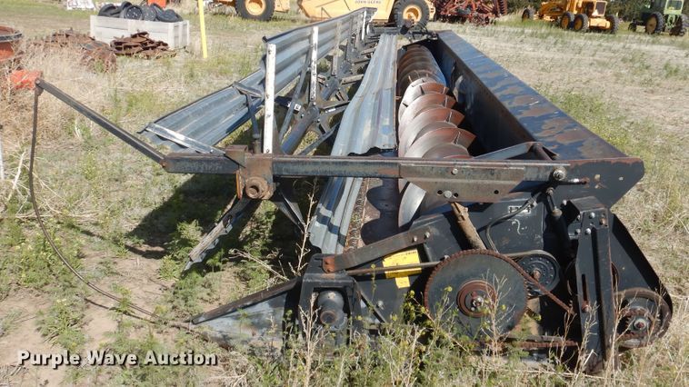 image for item DJ1227 1983 Gleaner N7  combine