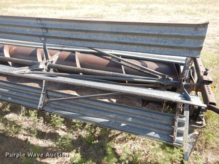 image for item DJ1227 1983 Gleaner N7  combine