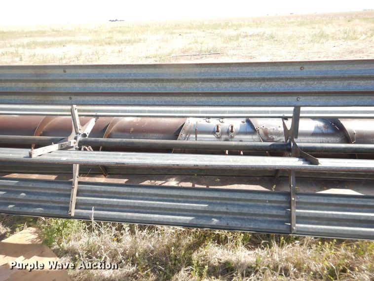 image for item DJ1227 1983 Gleaner N7  combine