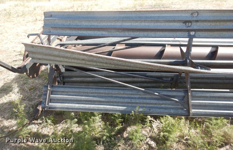 image for item DJ1227 1983 Gleaner N7  combine