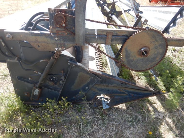 image for item DJ1227 1983 Gleaner N7  combine