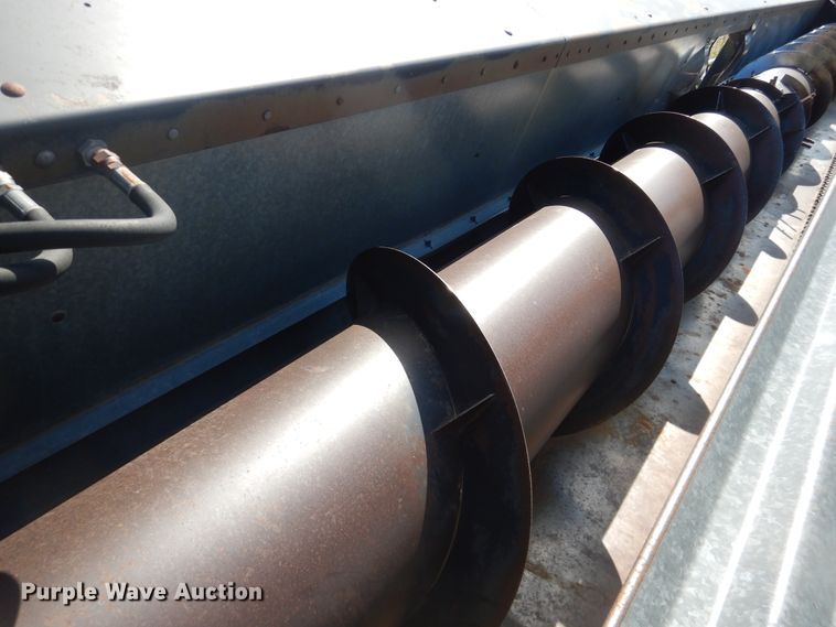 image for item DJ1227 1983 Gleaner N7  combine