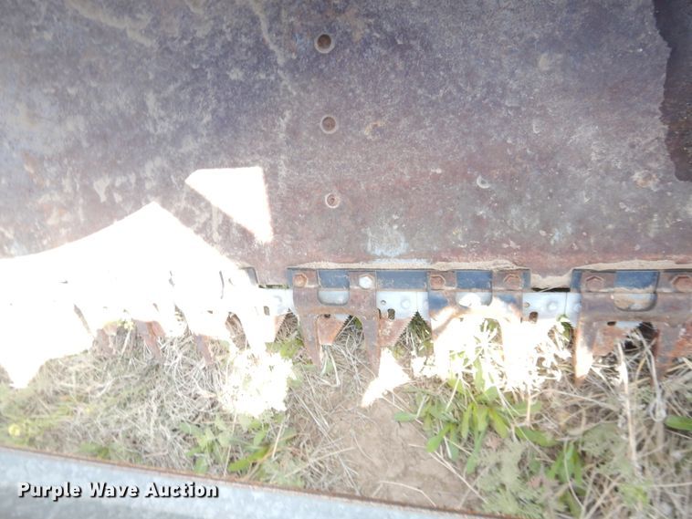 image for item DJ1227 1983 Gleaner N7  combine