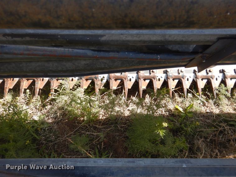 image for item DJ1227 1983 Gleaner N7  combine