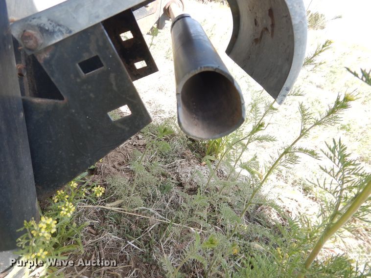 image for item DJ1227 1983 Gleaner N7  combine