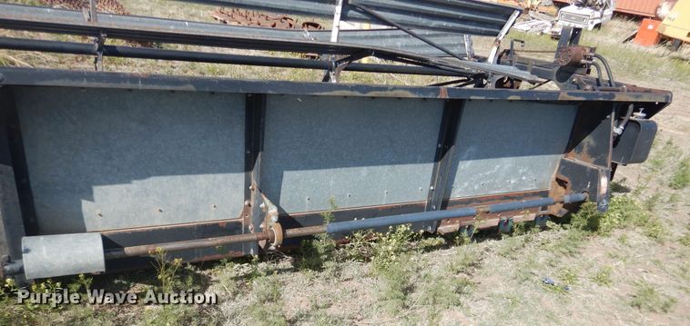 image for item DJ1227 1983 Gleaner N7  combine