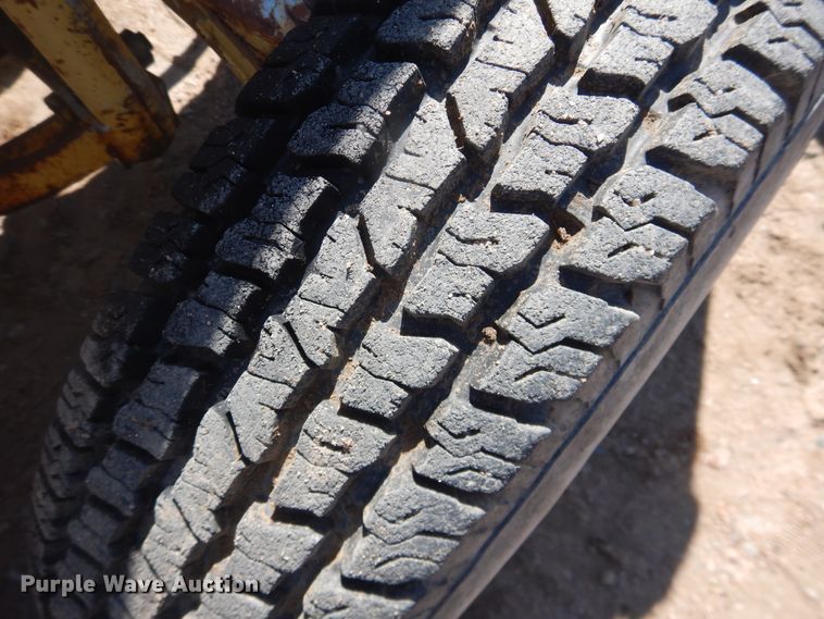 image for item DJ1228 Ford 3400  tractor