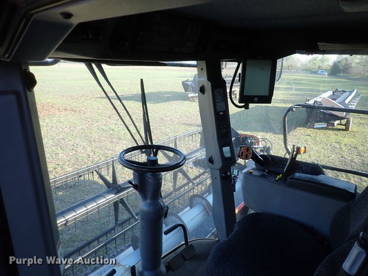 image for item DJ5511 2004 Challenger 670  combine