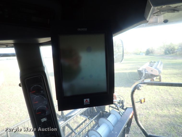 image for item DJ5511 2004 Challenger 670  combine