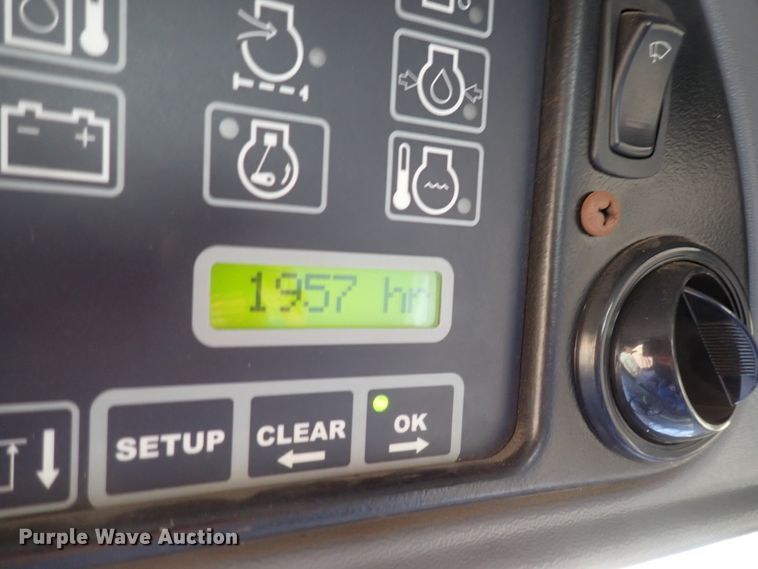 image for item DJ5511 2004 Challenger 670  combine