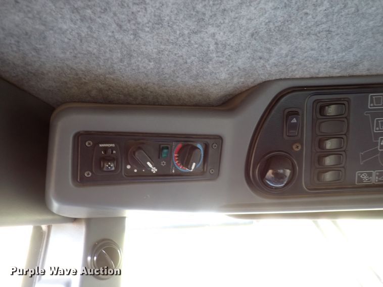 image for item DJ5511 2004 Challenger 670  combine