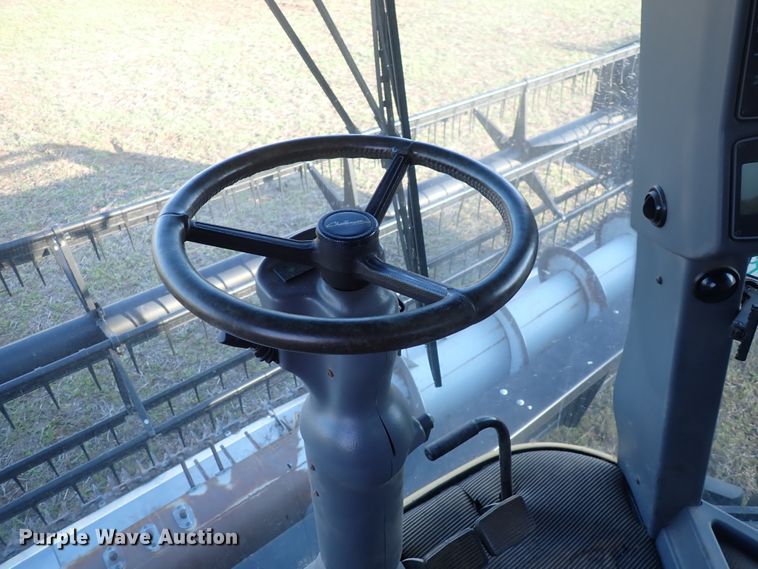 image for item DJ5511 2004 Challenger 670  combine