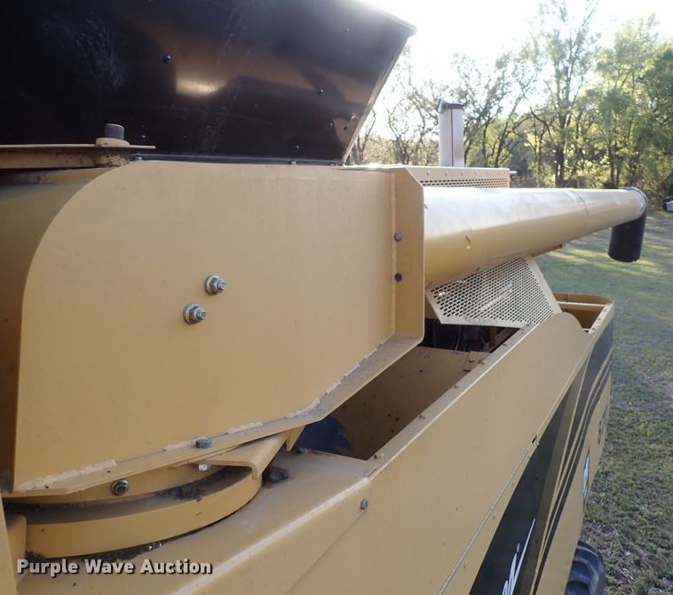 image for item DJ5511 2004 Challenger 670  combine