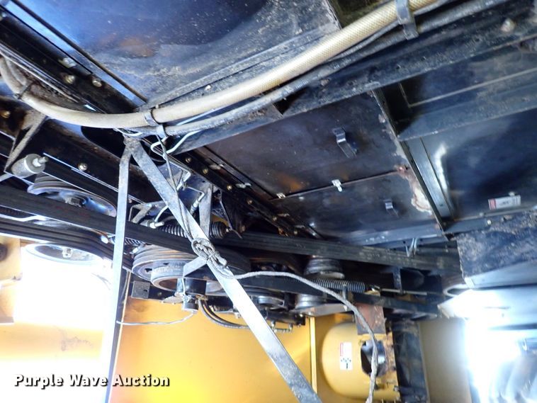 image for item DJ5511 2004 Challenger 670  combine