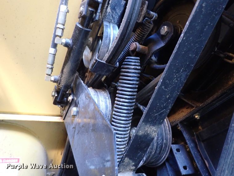 image for item DJ5511 2004 Challenger 670  combine