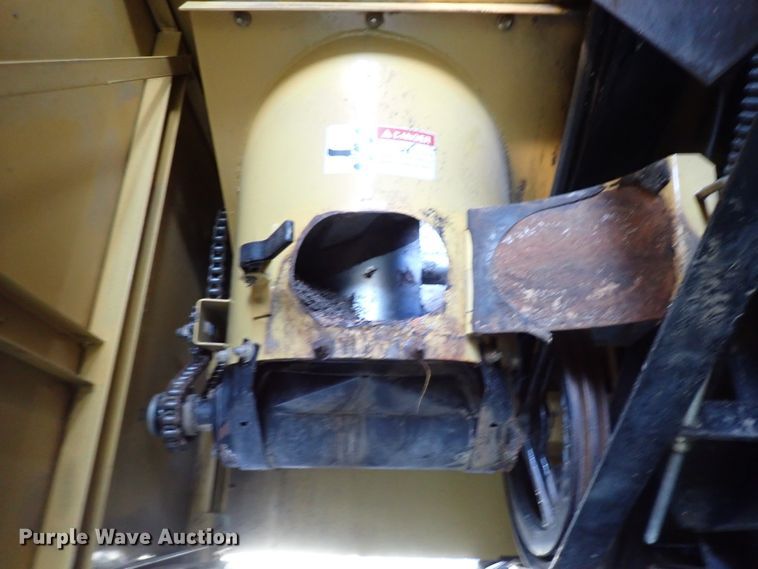 image for item DJ5511 2004 Challenger 670  combine