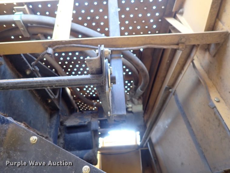 image for item DJ5511 2004 Challenger 670  combine