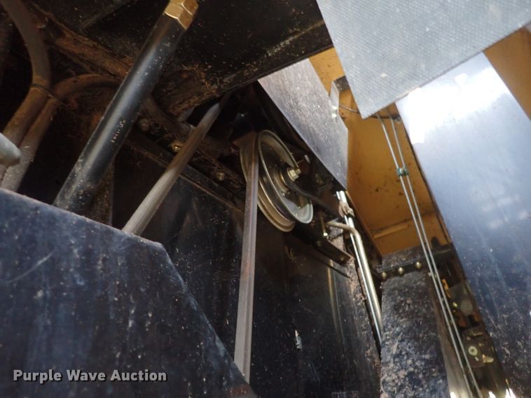 image for item DJ5511 2004 Challenger 670  combine