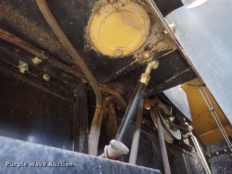 image for item DJ5511 2004 Challenger 670  combine