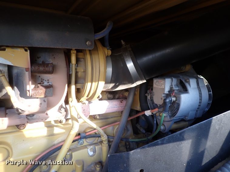 image for item DJ5511 2004 Challenger 670  combine