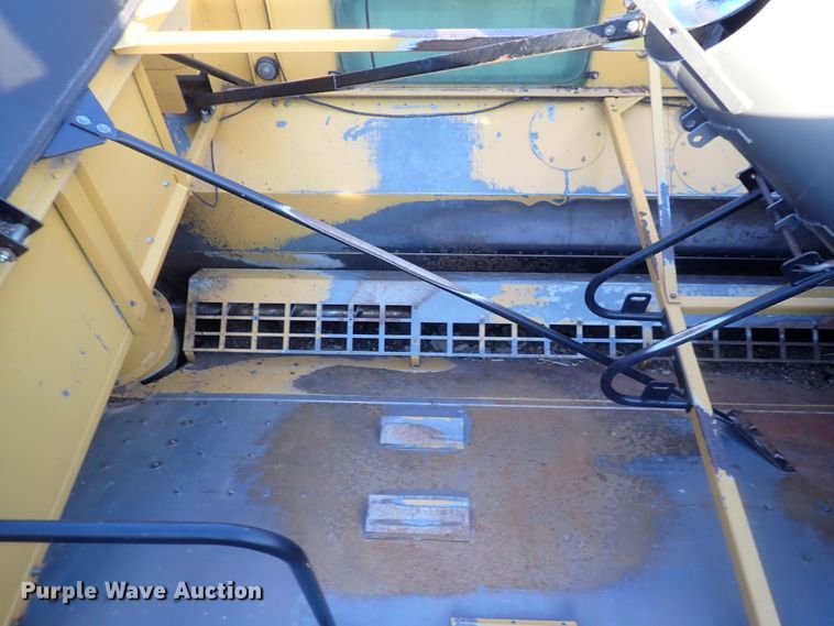 image for item DJ5511 2004 Challenger 670  combine