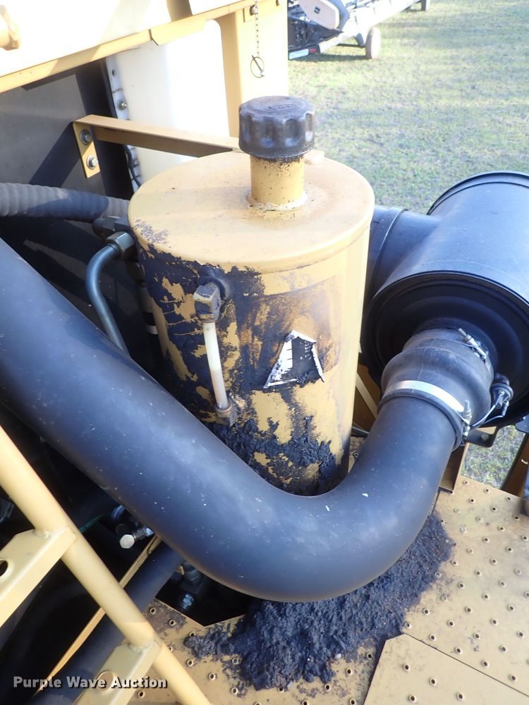 image for item DJ5511 2004 Challenger 670  combine