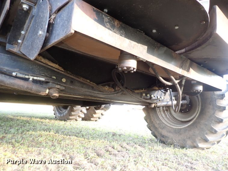 image for item DJ5511 2004 Challenger 670  combine