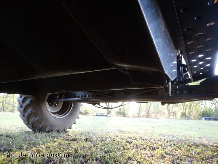 image for item DJ5511 2004 Challenger 670  combine