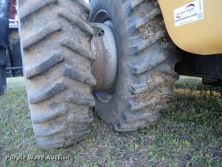 image for item DJ5511 2004 Challenger 670  combine