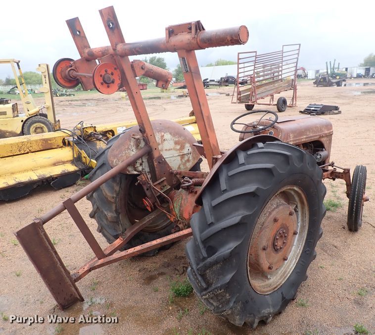 image for item DJ5715 Ford  tractor
