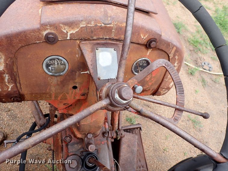 image for item DJ5715 Ford  tractor